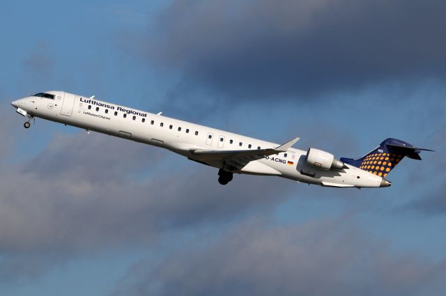 Canadair Regional Jet CRJ-900 (D-ACNG)