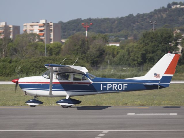 Cessna Skyhawk (I-PROF) - At Cannes, France.