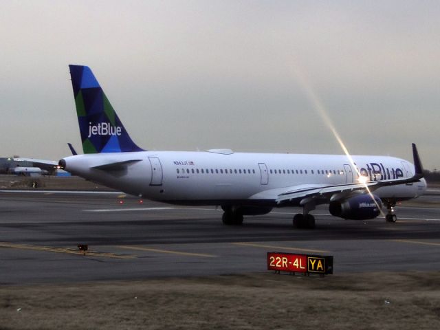 Airbus A321 (N943JT)