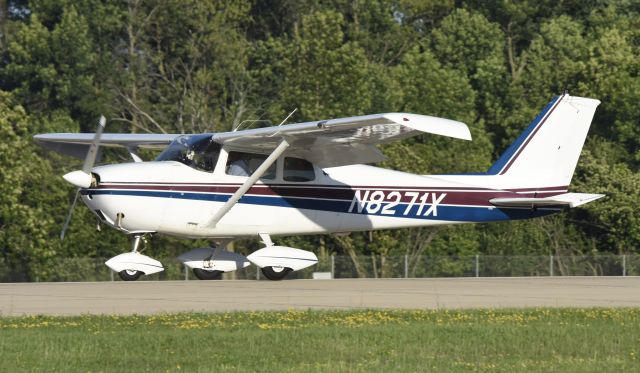 Cessna Skyhawk (N8271X) - Airventure 2018