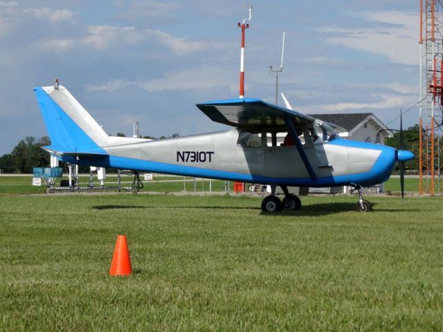 Cessna Skyhawk (N7310T)