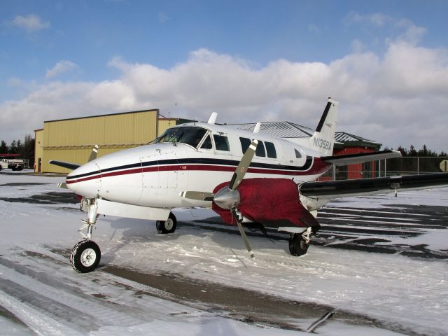 Beechcraft Queen Air (65) (N135BA) - A very nice Queen Air. 2 x 400HP 8-cylinder engines!