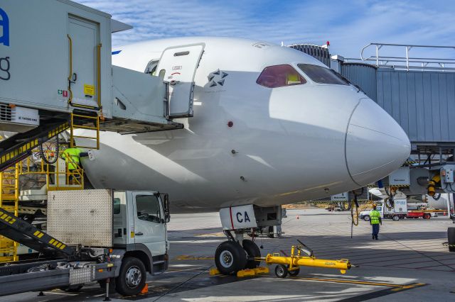 BOEING 787-10 Dreamliner (9V-SCA)