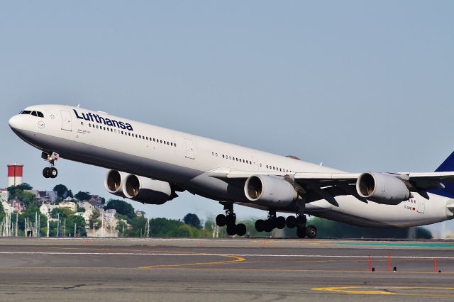 Airbus A340-600 (D-AIHE) - Lufthansa German Airlines up close on FlightAware.Com !