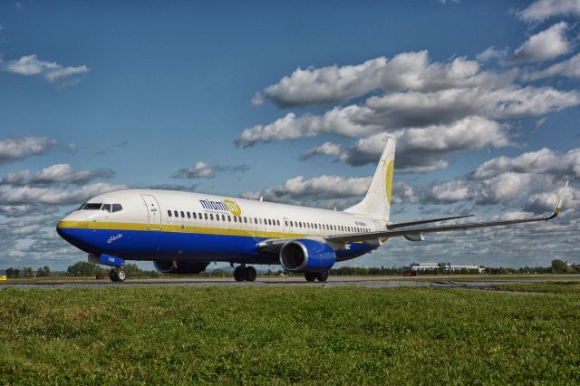 Boeing 737-800 (N749MA)