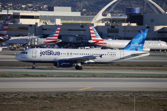 Airbus A320 (N637JB)