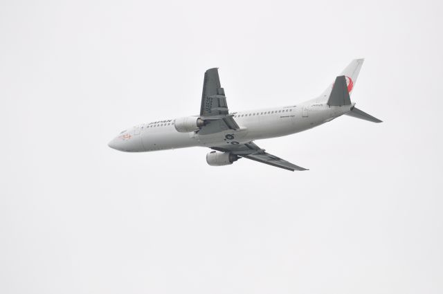 BOEING 737-400 (JA8525)