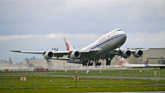 BOEING 747-8 (B-2486) - CCA79 on rotation from Rwy 16R for delivery to ZBAA/PEK on 11/6/14. (ln 1507 / cn 41192).  This is the second B747-8i for CCA.