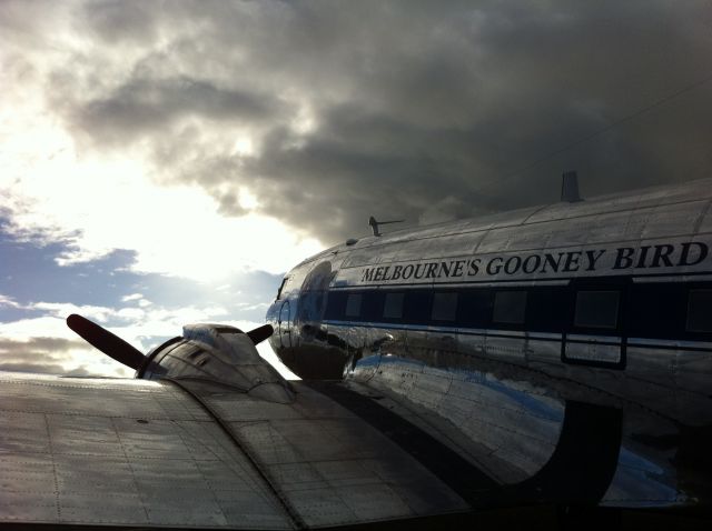 Douglas DC-3 (VH-OVM)