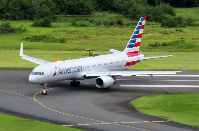 Boeing 757-200 (N175AN)