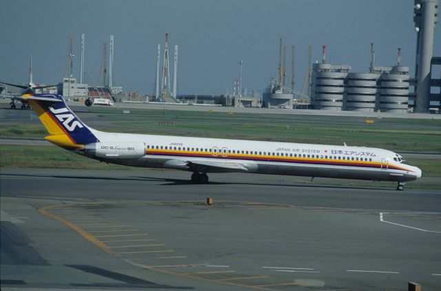 McDonnell Douglas MD-80 (JA8458) - Taxing at Tokyo-Haneda Intl Airport on 1993/10/24