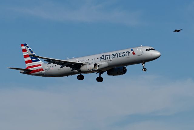 Airbus A321 (N934AA)