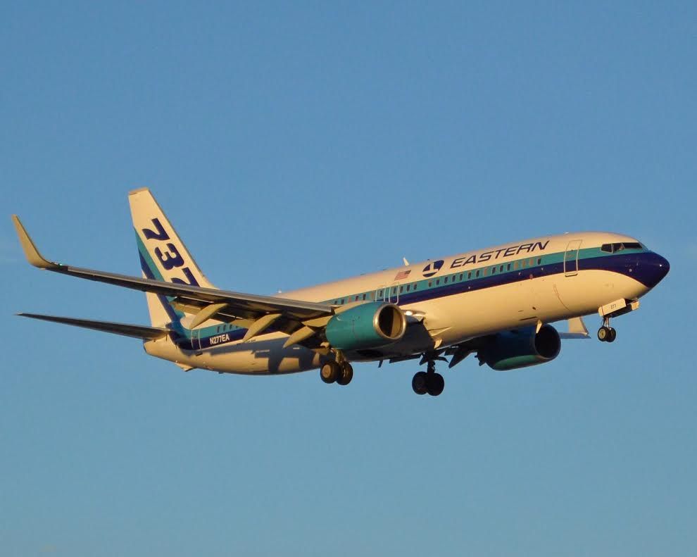 Boeing 737-800 (N277EA)