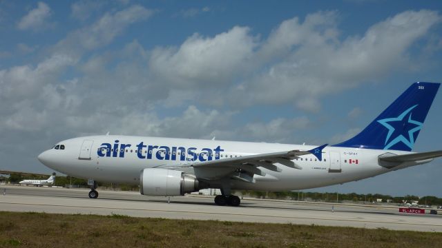 Airbus A310 (C-GPAT) - DANS UN ESPACE RÉSERVÉ POUR OBSERVATION DES AVIONS, AÉROPORT  FORT- LAUDERDALE FLORIDE.