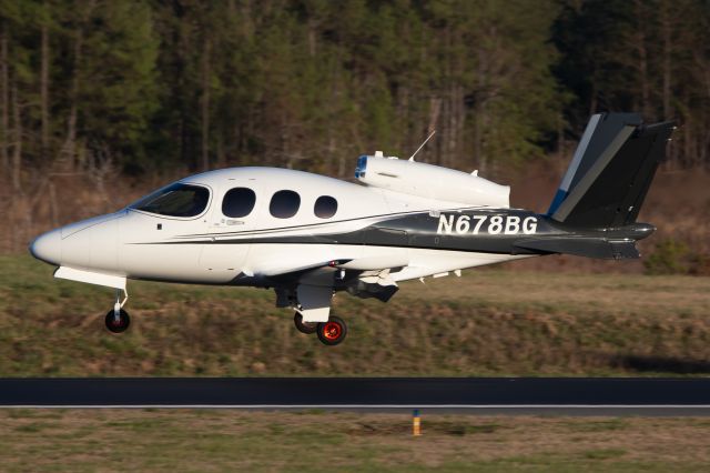 Cirrus Vision SF50 (N678BG)