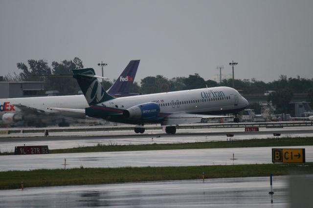 Boeing 717-200 (N982AT)