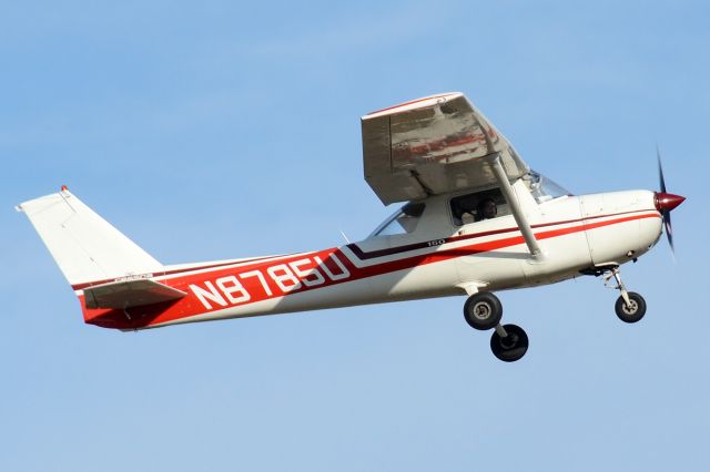 Cessna Commuter (N8785U) - Departure from Runway 19