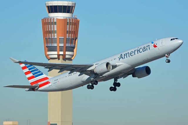 Airbus A330-300 (N273AY) - American Airbus A330-323 N273AY at Phoenix Sky Harbor on December 22, 2017.