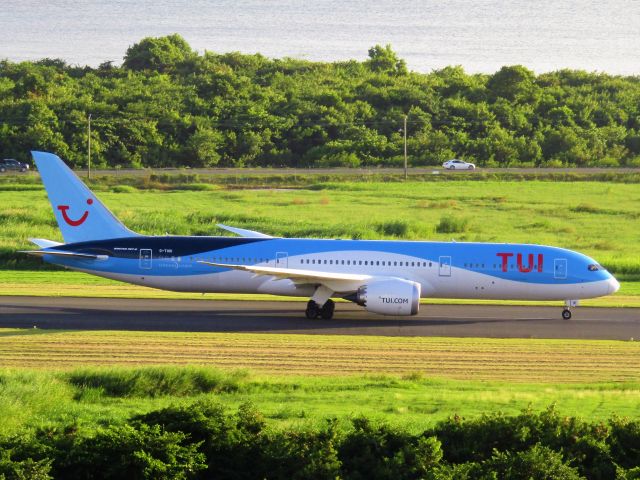 Boeing 787-9 Dreamliner (G-TUIK)