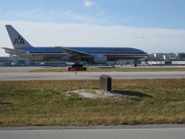 Boeing 777-200 (N780AN)