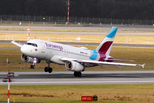 Airbus A320 (D-AGWF) - Flight EW9365 from Edinburgh during landing with crosswinds up to 40 kt at DUS / EDDL