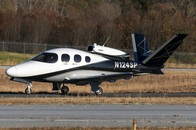 Cirrus Vision SF50 (N124SP)