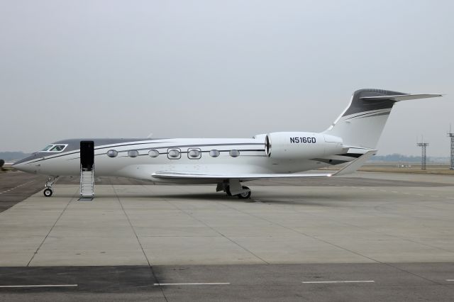 Gulfstream Aerospace Gulfstream G500 (N516GD) - A brand-new Gulfstream GVII-G500 on the ramp at KCLE after arriving from the factory in Savannah, Georgia on 12 Dec 2018.