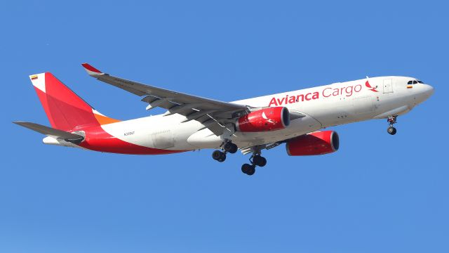Airbus A330-200 (N535QT)