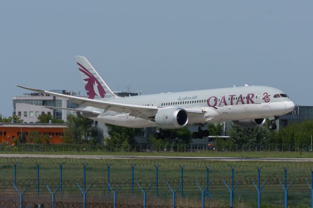 Boeing 787-8 (A7-BCZ) - WAW SPOTTING