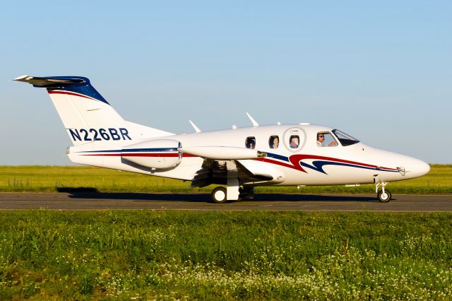 Eclipse 500 (N226BR)