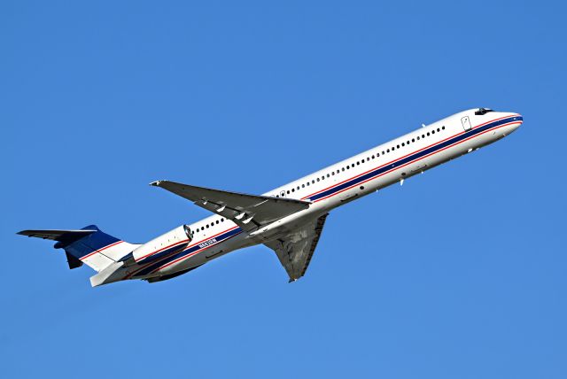 McDonnell Douglas MD-81 (N682RW)