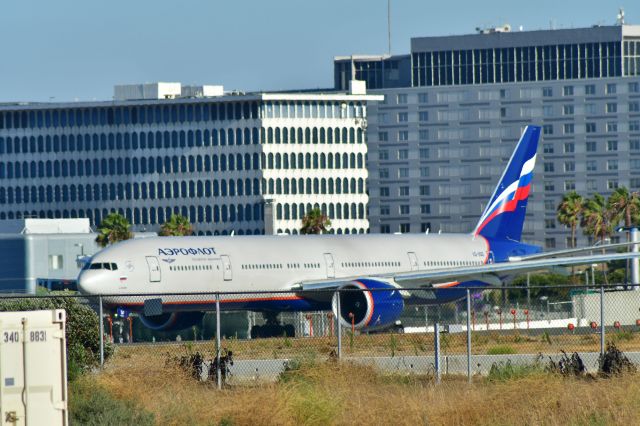 BOEING 777-300ER (VQ-BQD)