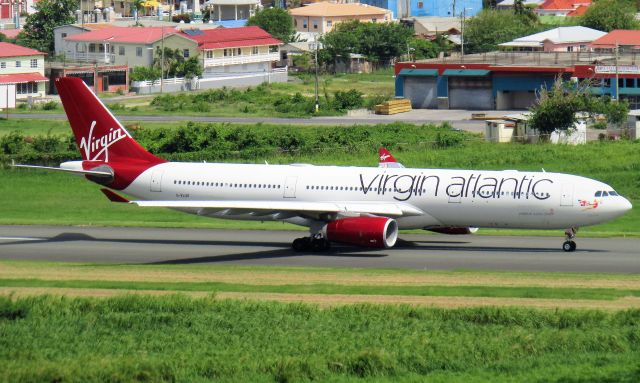 Airbus A330-300 (G-VLUV)