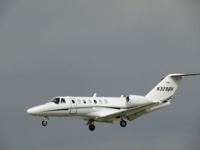 Cessna Citation CJ3 (N329BH) - Landing RWY 30