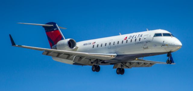 Canadair Regional Jet CRJ-200 (N8611A)