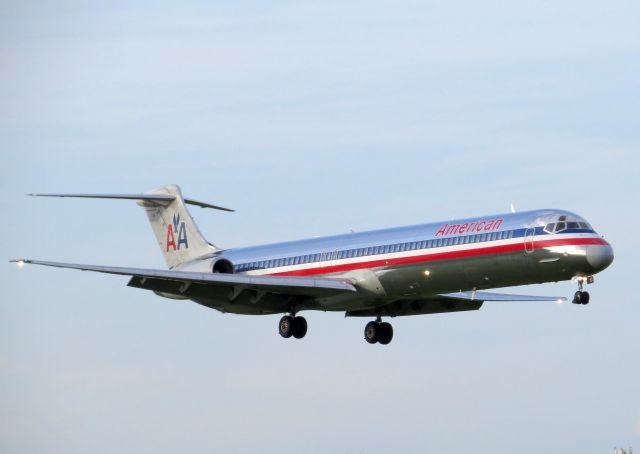 McDonnell Douglas MD-82 (N16545) - TAKEN JULY 8, 2013