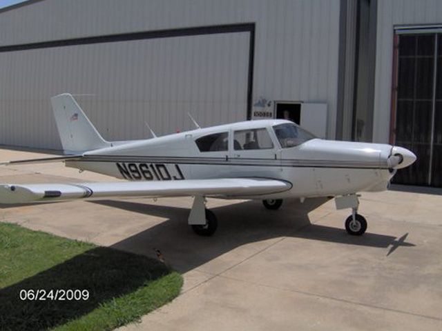 Piper Cherokee (N9610J)