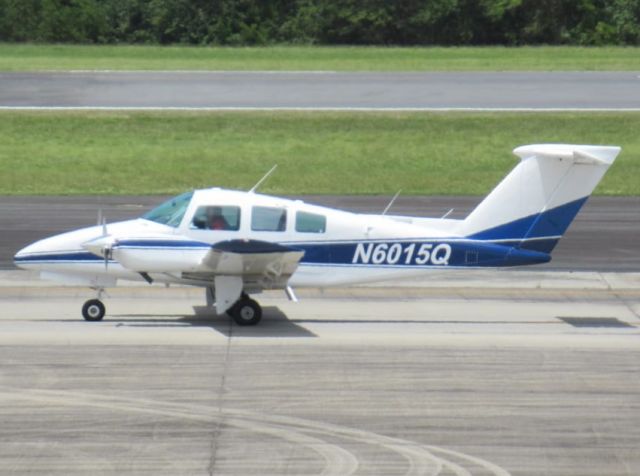 Beechcraft Duchess (N6015Q)