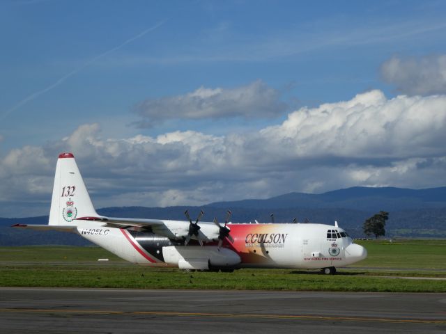 Lockheed C-130 Hercules (N405LC) - Coulson N405LC on firebombing operations out of Launceston.