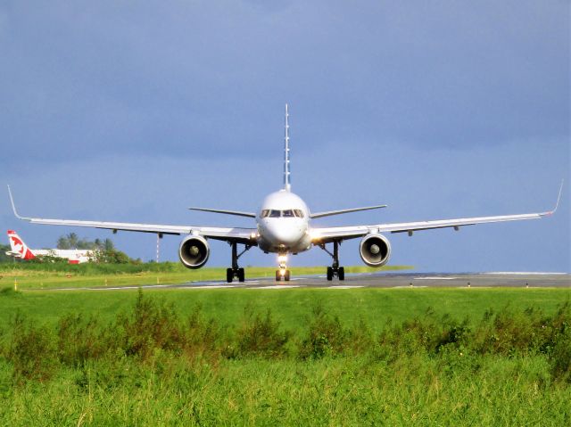 Boeing 757-200 (N184AN)