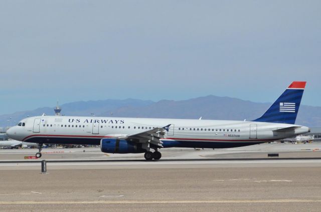 Airbus A321 (N537UW)