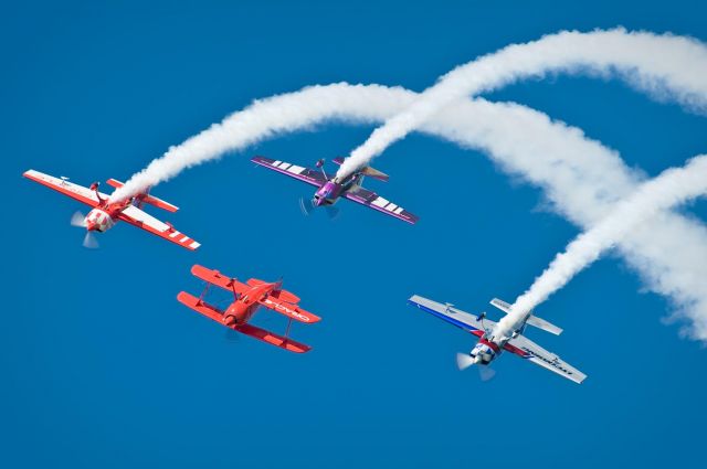 — — - Sean D Tucker & The Collaborators at The Worlds Greatest Aviation Celebration - AirVenture Oshkosh 09. The Collaborators - Bill Stein, Eric Tucker, Ben Freelove.