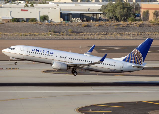 Boeing 737-800 (N26208)