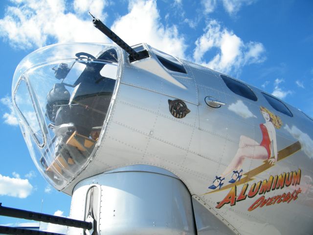 Boeing B-17 Flying Fortress (N5017N)