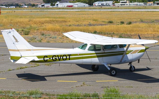 Cessna Skyhawk (C-GVOT)