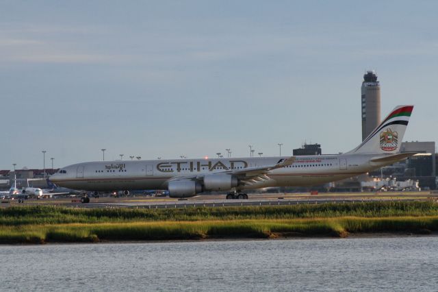 Airbus A340-500 (A6-EHA)