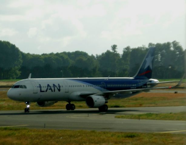 Airbus A321 (CC-BEH)