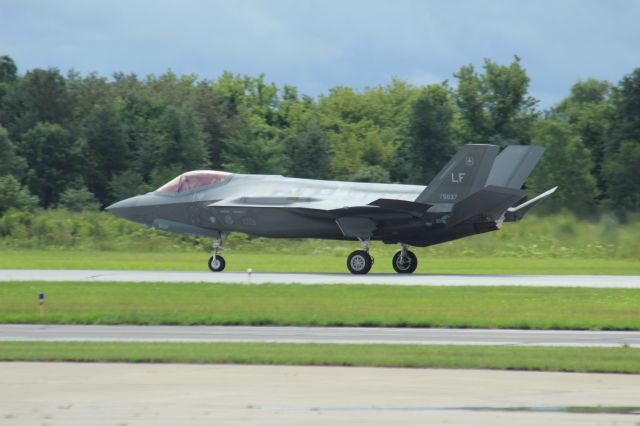 — — - On Taxiway "A" watching This Aircraft return from Chicago Air and Water Show.  First time this aircraft has made an appearance at this show.  And the first time at this Airport.