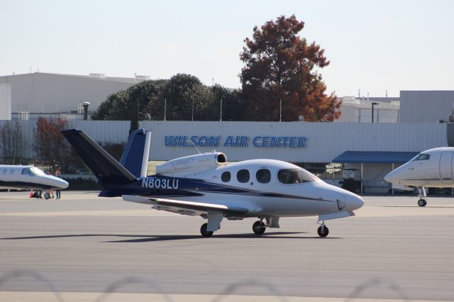 Cirrus Vision SF50 (N803LU)