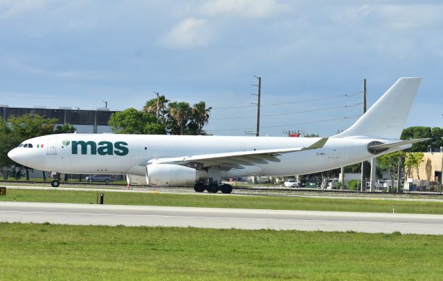 Airbus A330-300 (EI-MYY)